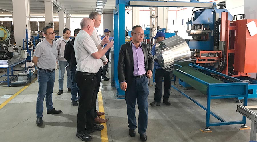 三年疫情后首訪！英國(guó)客戶Buyitdirec蒞臨金環(huán)電器視察