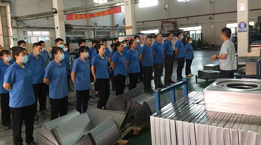 五一放假在即！金環(huán)電器沖壓車間開展早會強(qiáng)調(diào)工作效率