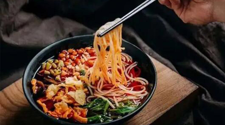 吃螺螄粉衣服上有味道如何快速解決！滾筒衣服烘干機有辦法