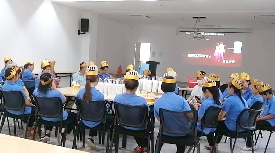 歡聚一堂 溫暖相伴！金環(huán)電器舉辦9月員工生日會