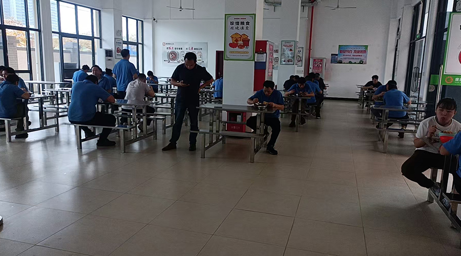 潔凈飯?zhí)檬刈o員工健康，金環(huán)電器夯實生產根基