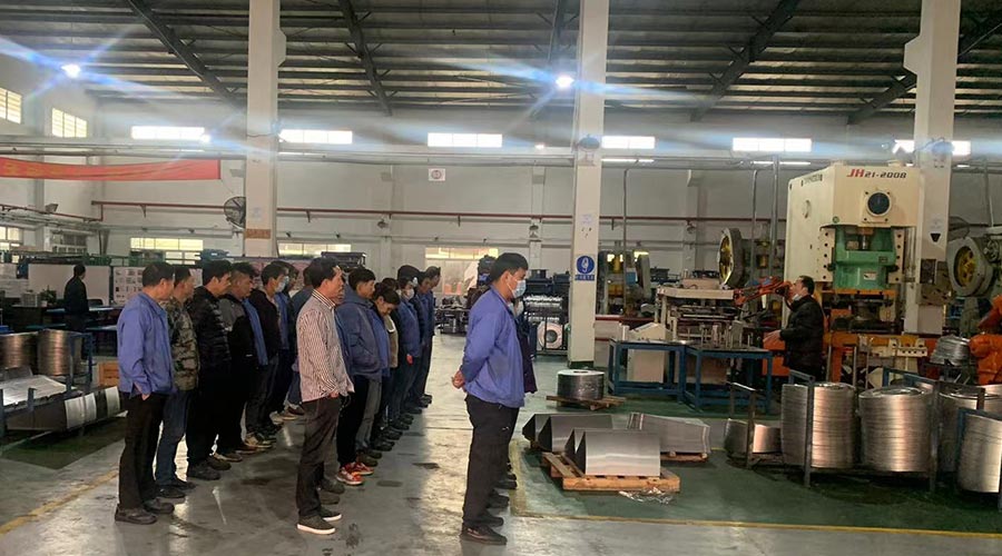意氣奮發(fā)！金環(huán)電器沖壓車間組織人員開展例行早會
